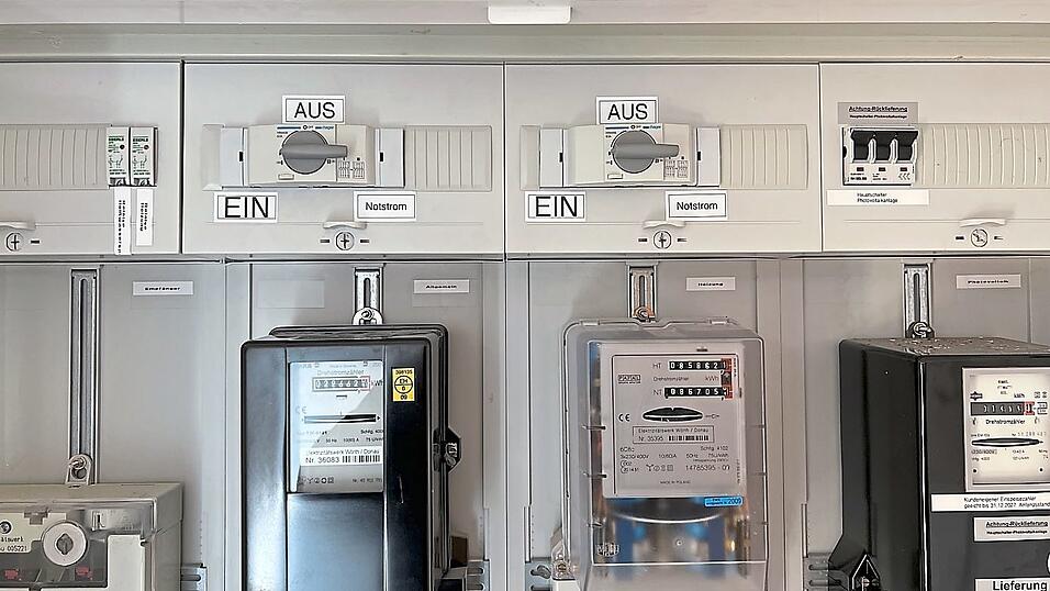 Im Gemeinschaftshaus Dengling wurde die Elektroinstallation für eine Notversorgung umgebaut. Im Gemeinschaftshaus Dengling wurde die Elektroinstallation für eine Notversorgung umgebaut.