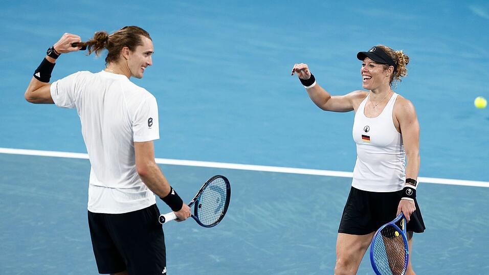 Alexander Zverev und Laura Siegemund feiern den Sieg zum Auftakt beim United Cup.