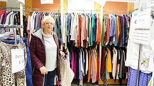 Die Leiterin des WUM-Shops, Anita Michel, weiß, was die Kunden wollen - und achtet genau darauf, was neue Abnehmer finden kann. Die Leiterin des WUM-Shops, Anita Michel, weiß, was die Kunden wollen - und achtet genau darauf, was neue Abnehmer finden kann.