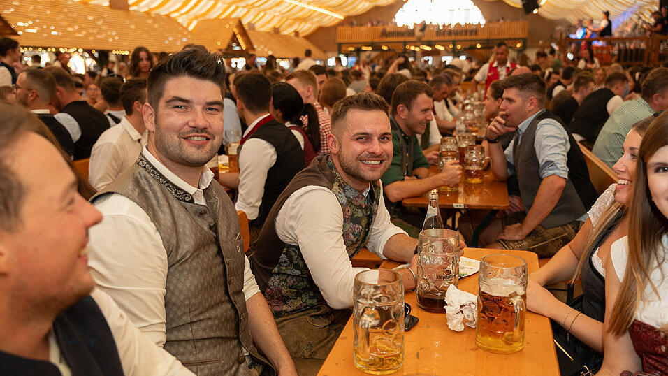 Die Partybilder vom Samstag, 12. August 2023, aus dem Festzelt Nothaft. Die Partybilder vom Samstag, 12. August 2023, aus dem Festzelt Nothaft.