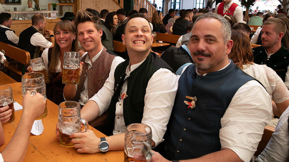Die Partybilder vom Freitag, 8. August, aus dem Festzelt Nothaft. Die Partybilder vom Freitag, 8. August, aus dem Festzelt Nothaft.