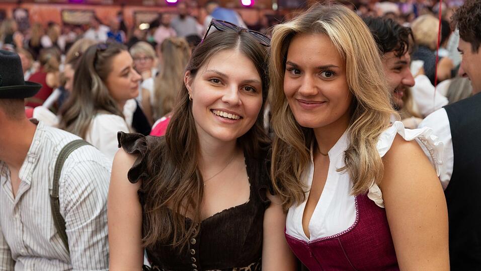 Die Partybilder vom Sonntag, 9. August, aus dem Festzelt Wenisch. Die Partybilder vom Sonntag, 9. August, aus dem Festzelt Wenisch.