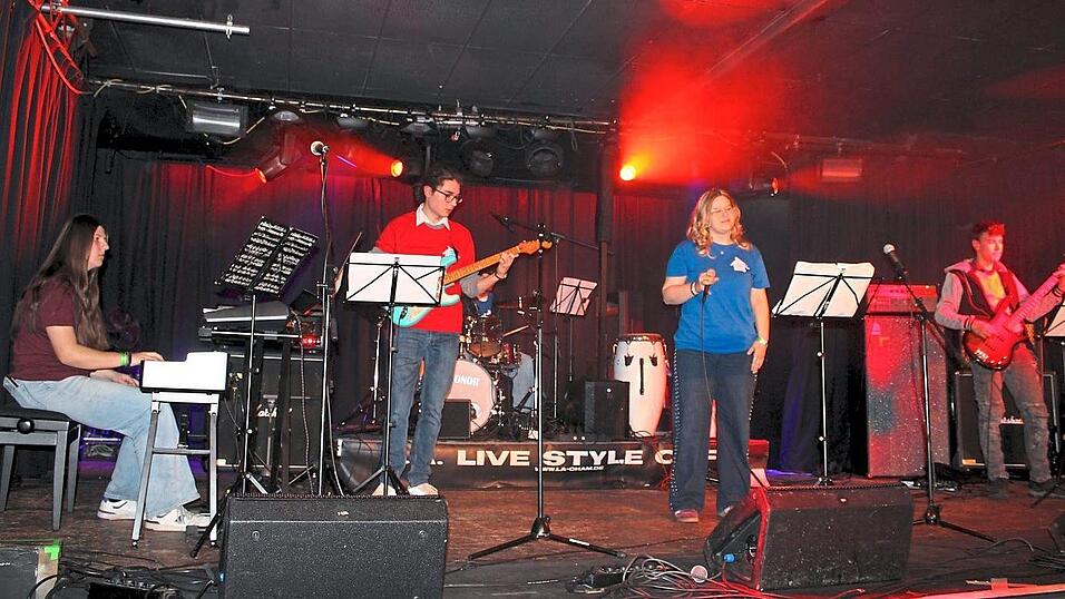 Die Formation Just Music von der Landkreismusikschule begeisterte mit Jazz-St&uuml;cken.
