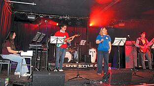 Die Formation Just Music von der Landkreismusikschule begeisterte mit Jazz-St&uuml;cken.