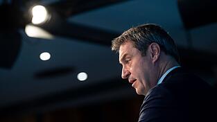 Markus Söder, CSU-Vorsitzender und Ministerpräsident von Bayern, gibt ein Pressestatement.