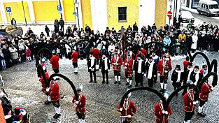 Erster Tanz vor dem Rathaus. Erster Tanz vor dem Rathaus.