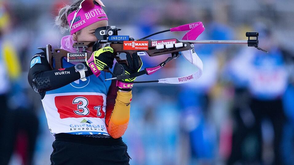 Stefanie Scherer kommt aus dem IBU-Cup und feiert einen Staffelsieg in der A-Liga. Stefanie Scherer kommt aus dem IBU-Cup und feiert einen Staffelsieg in der A-Liga.