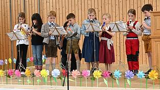 Und auch musikalisch hatten die Kinder für das Fest einiges einstudiert. Dafür gab es großen Applaus. Und auch musikalisch hatten die Kinder für das Fest einiges einstudiert. Dafür gab es großen Applaus.