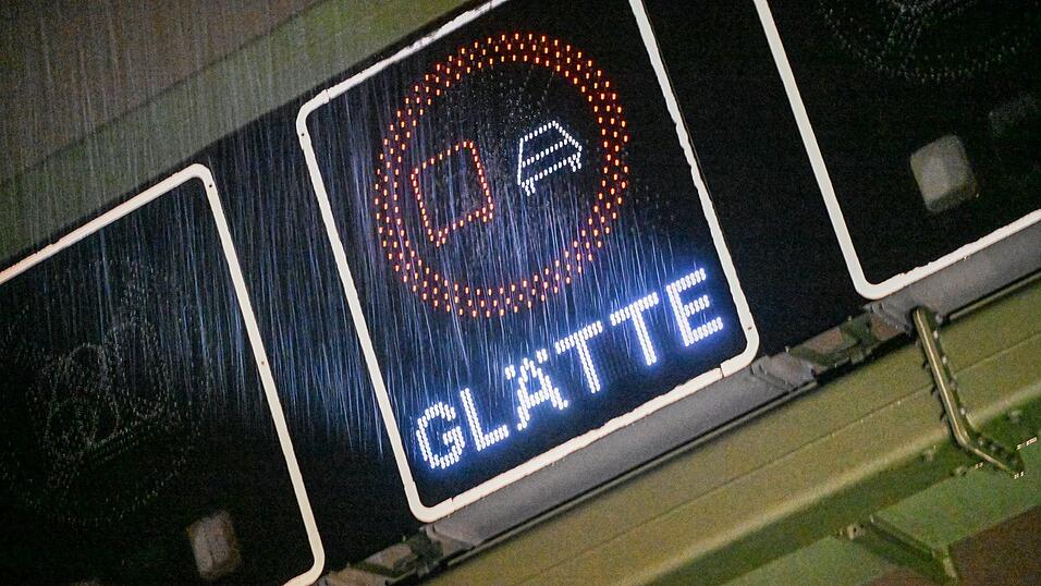 Glatteis und Nebel in Bayern. (Symbolbild) Glatteis und Nebel in Bayern. (Symbolbild)