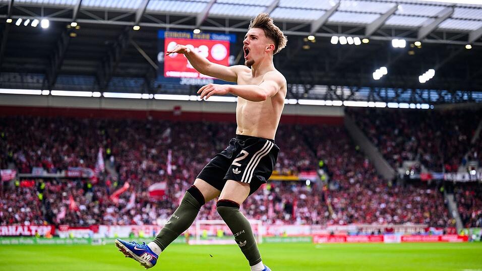 Siegtorsch&uuml;tze in Freiburg: Bayerns Lennart Karl.