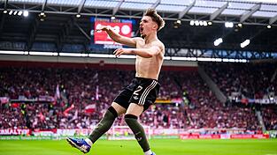 Siegtorsch&uuml;tze in Freiburg: Bayerns Lennart Karl.