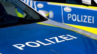 Die Polizei konnte das verdächtige Auto nach kurzer Zeit aufspüren. (Symbolbild) Die Polizei konnte das verdächtige Auto nach kurzer Zeit aufspüren. (Symbolbild)