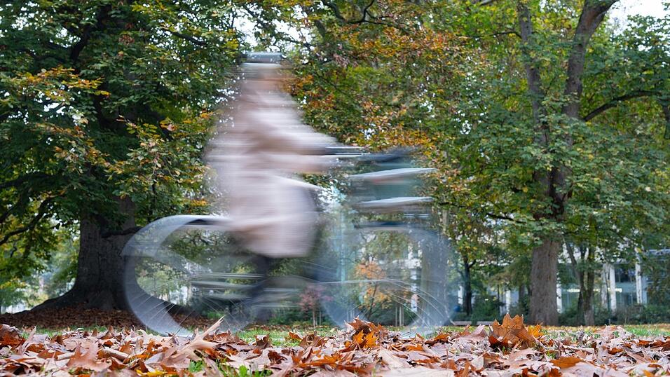 Ein Helm kann vor Verletzungen schützen. Ein Helm kann vor Verletzungen schützen.