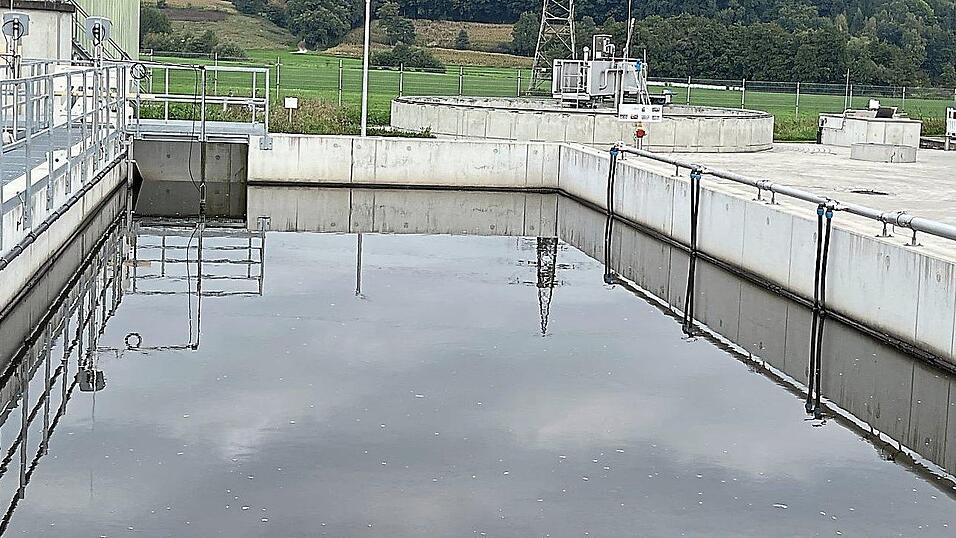 Bis die Kl&auml;ranlage in Arnstorf generalsaniert ist und in Betrieb gehen kann, wie jene in Ro&szlig;bach (Bild), werden noch viele Monate ins Land ziehen. Vor allem die Frage der Refinanzierung ist noch nicht gekl&auml;rt.