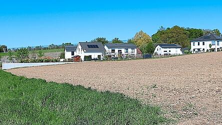 Die Stadt schafft weiteren neuen Wohnraum in den Ortsteilen, so wie an dieser Stelle auch am Ortseingang von Leitenbach.