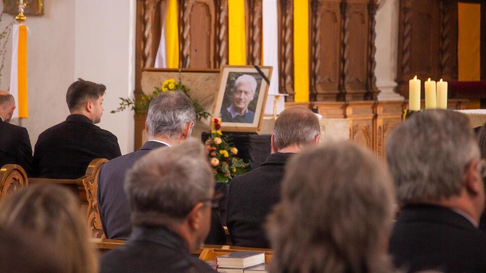 Weggefährten erinnern an einen verdienten Grenzstädter. Weggefährten erinnern an einen verdienten Grenzstädter.