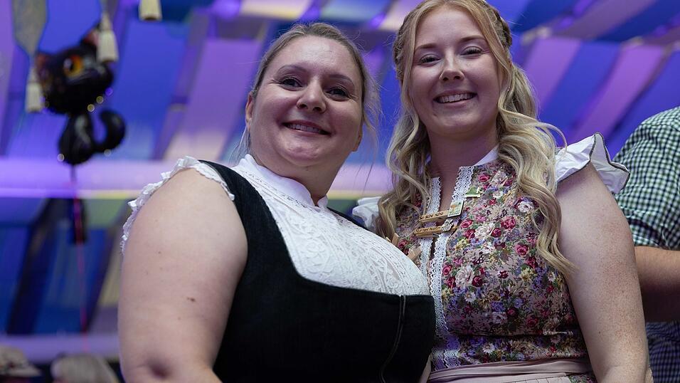Die Partybilder vom Samstag, 8. August, aus dem Festzelt Wenisch. Die Partybilder vom Samstag, 8. August, aus dem Festzelt Wenisch.