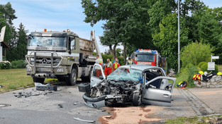Warum der Autofahrer auf die Gegenspur geriet, ist bislang nicht bekannt.