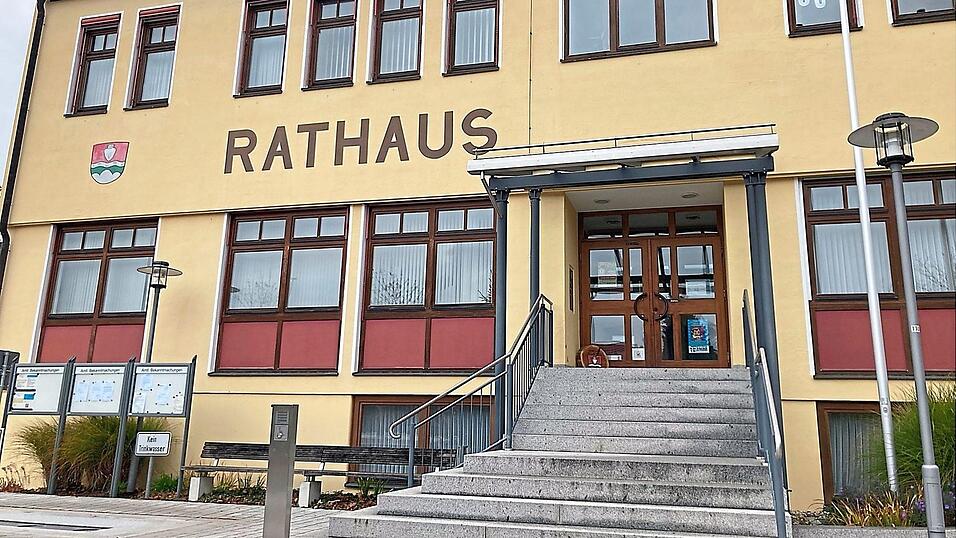Das Rathaus in Willmering soll barrierefrei werden.