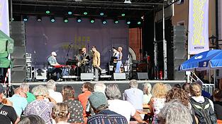 Nach dem Auftakt am Donnerstagabend im Gewerbepark hat das Jazzweekend am sp&auml;ten Freitagnachmittag dann auch die Altstadt komplett in Beschlag genommen.
