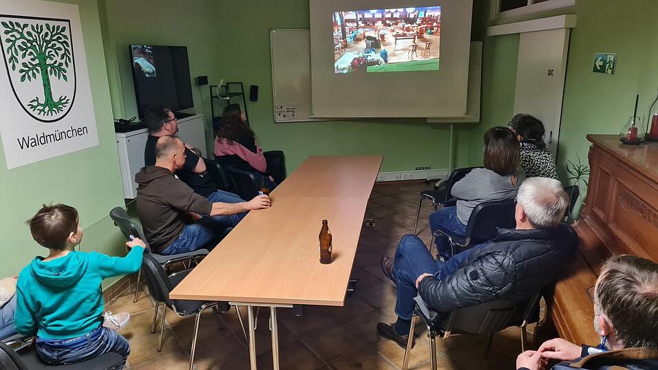 Aus den zahlreichen Fotos hatten Maximilian Blume-Nock und Nina Kolbeck einen Film zusammengestellt.