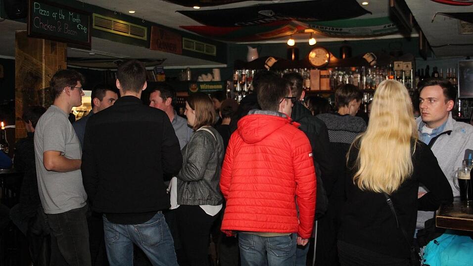 So wurde am Samstag, 23. Oktober, im Irish Pub in Landshut gefeiert - die Partybilder. So wurde am Samstag, 23. Oktober, im Irish Pub in Landshut gefeiert - die Partybilder.
