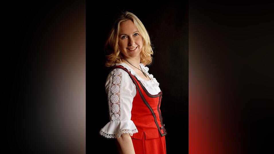 «Meine Wurzeln sind in den Schweizer Bergen. Und auf diesen Wurzeln wachsen meine neuen Wildjodelmelodien wie die Äste eines Baumes in verschiedene Richtungen», sagt Sonja Morgenegg. «Meine Wurzeln sind in den Schweizer Bergen. Und auf diesen Wurzeln wachsen meine neuen Wildjodelmelodien wie die Äste eines Baumes in verschiedene Richtungen», sagt Sonja Morgenegg.