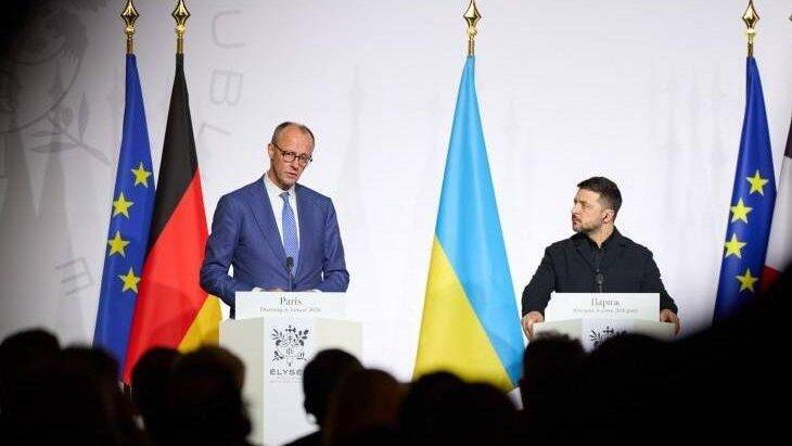 Bundeskanzler Friedrich Merz (CDU, l.) hat sich zu einem m&ouml;glichen Einsatz deutscher Soldaten nach einem Waffenstillstand in der Ukraine ge&auml;u&szlig;ert, doch Klarheit hat das nicht gebracht.