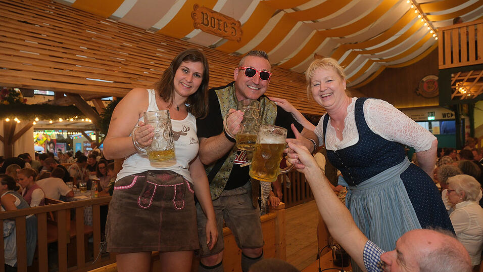 Die Partybilder vom Dienstag, 15. August 2023, aus dem Festzelt Nothaft. Die Partybilder vom Dienstag, 15. August 2023, aus dem Festzelt Nothaft.