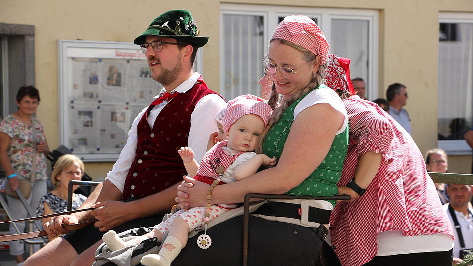 Der 35. Rosstag in Bad K&ouml;tzting. Bilder vom Festumzug &bdquo;Landwirtschaft und Handwerk von damals&ldquo;.