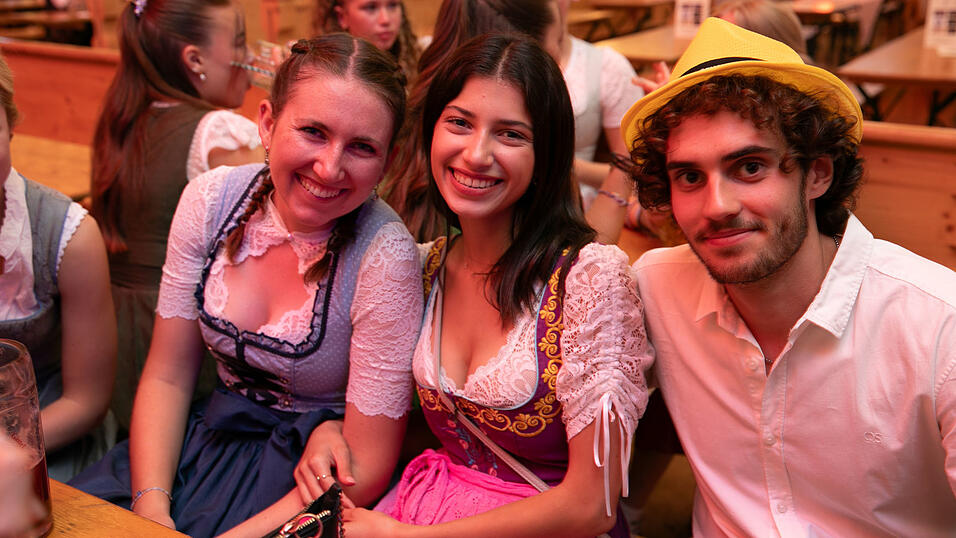 Die Partybilder vom Montag, 11. August, aus dem Festzelt Reisinger. Die Partybilder vom Montag, 11. August, aus dem Festzelt Reisinger.