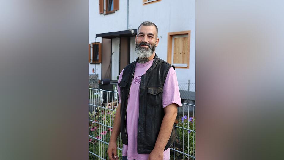 Ümit Bozyigit kam zufällig vorbei - und brachte Bewohner aus den brennenden Häusern.