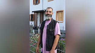 Ümit Bozyigit kam zufällig vorbei - und brachte Bewohner aus den brennenden Häusern.