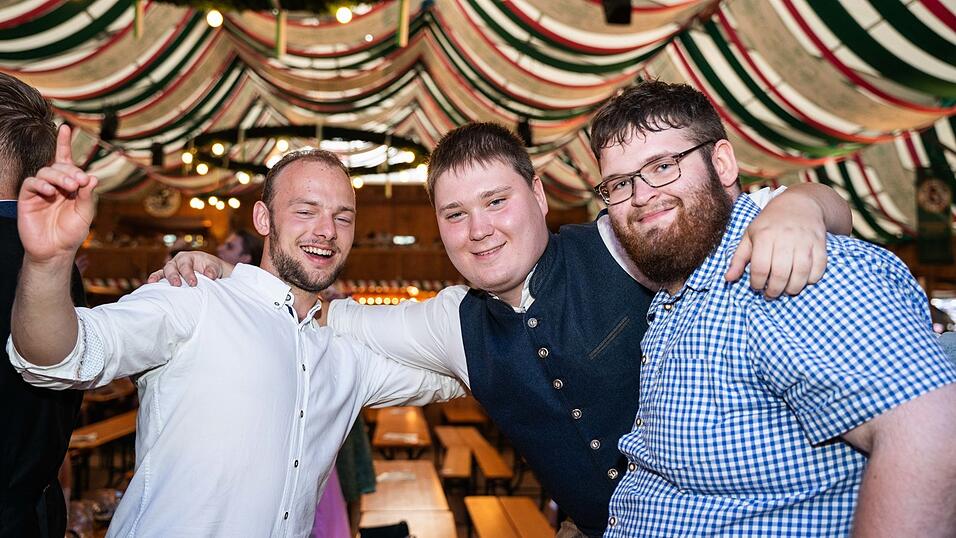 Die Partybilder vom Montag, 17. August, aus dem Festzelt Weckmann. Die Partybilder vom Montag, 17. August, aus dem Festzelt Weckmann.