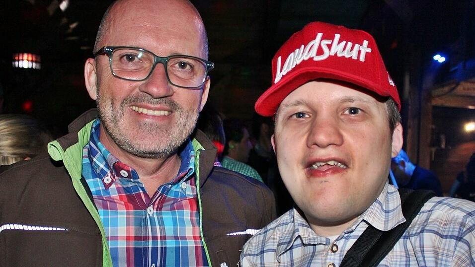 Auch am Freitag war super Stimmung am Ergoldinger Volksfest. Auch am Freitag war super Stimmung am Ergoldinger Volksfest.
