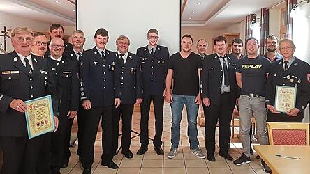 Viele FFW-Mitglieder konnten geehrt werden.