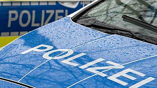 Die Polizei sucht nun nach den Jugendlichen. (Symbolbild) Die Polizei sucht nun nach den Jugendlichen. (Symbolbild)
