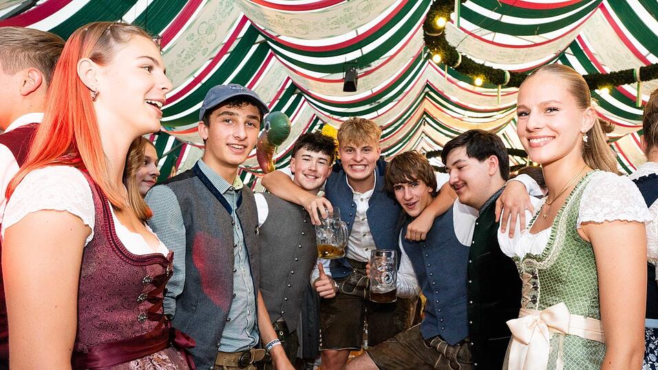 Die Partybilder vom Freitag, 14. August, aus dem Festzelt Weckmann. Die Partybilder vom Freitag, 14. August, aus dem Festzelt Weckmann.
