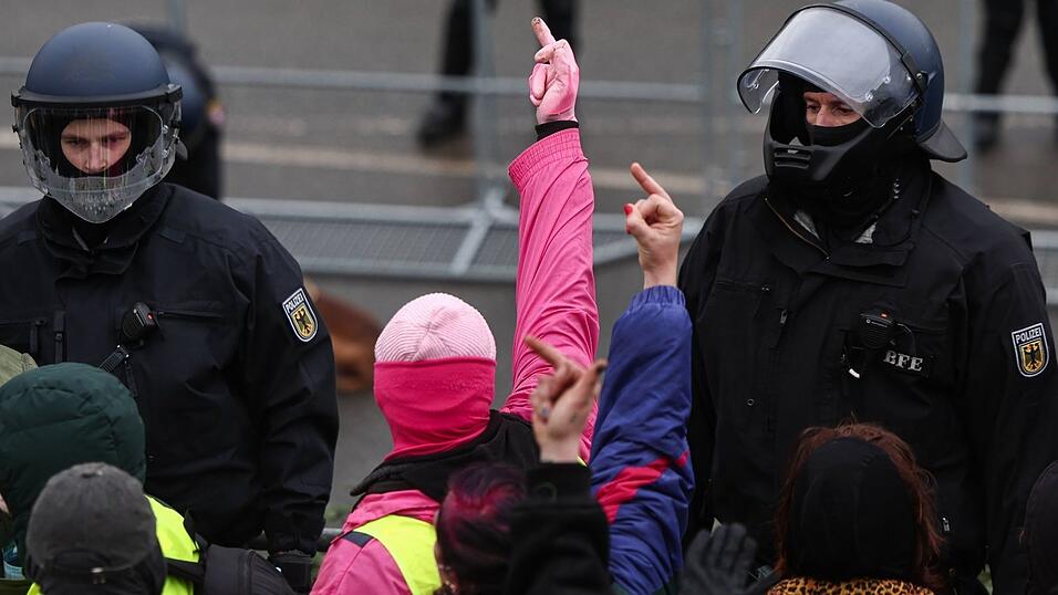 Die Demonstranten reisten aus dem gesamten Bundesgebiet an.