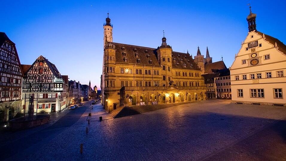 Im malerischen Rothenburg machte sich ein Kind so früh auf den Weg zur Schule, dass die Polizei einschreiten musste. (Symbolfoto)
