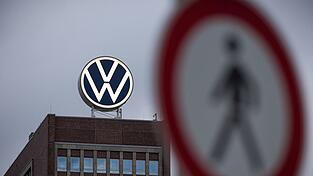 Die Arbeitnehmerseite drängt auf Gespräche mit dem VW-Vorstand. (Archivbild) Die Arbeitnehmerseite drängt auf Gespräche mit dem VW-Vorstand. (Archivbild)