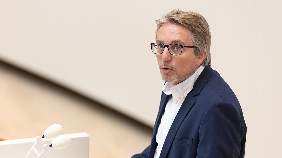 Die SPD will am für Mittwoch geplanten Hauptausschuss festhalten. (Archivbild) Die SPD will am für Mittwoch geplanten Hauptausschuss festhalten. (Archivbild)