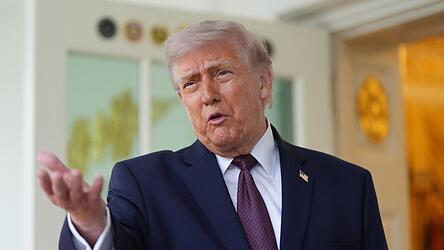 Mit einem KI-generierten Bild erregte US-Pr&auml;sident Donald Trump erneut Aufsehen.