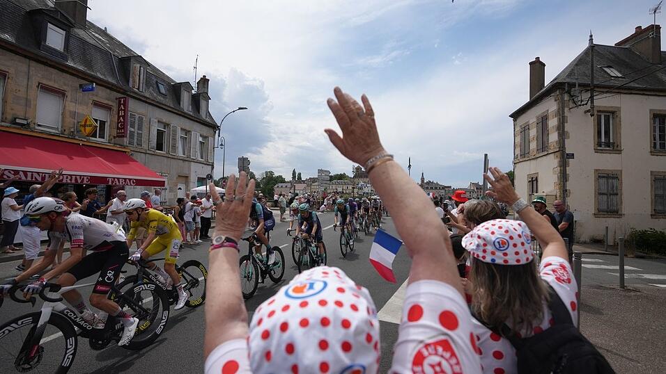 Bei der Tour de France ging es auf der zwölften Etappe nach Chalon-sur-Saône. Bei der Tour de France ging es auf der zwölften Etappe nach Chalon-sur-Saône.