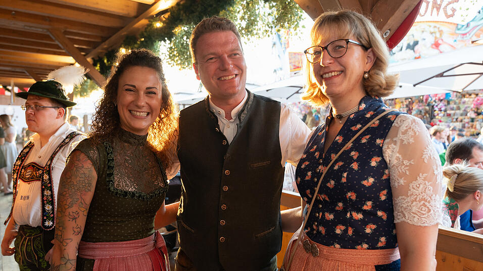 Die Partybilder vom Montag, 21. August 2023, aus dem Festzelt Krönner. Die Partybilder vom Montag, 21. August 2023, aus dem Festzelt Krönner.