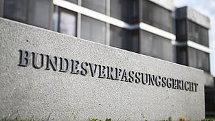 Das Bundesverfassungsgericht hat sich mit Verfassungsbeschwerden zu Sexpuppen mit kindlichem Aussehen befasst. (Archivbild) Das Bundesverfassungsgericht hat sich mit Verfassungsbeschwerden zu Sexpuppen mit kindlichem Aussehen befasst. (Archivbild)