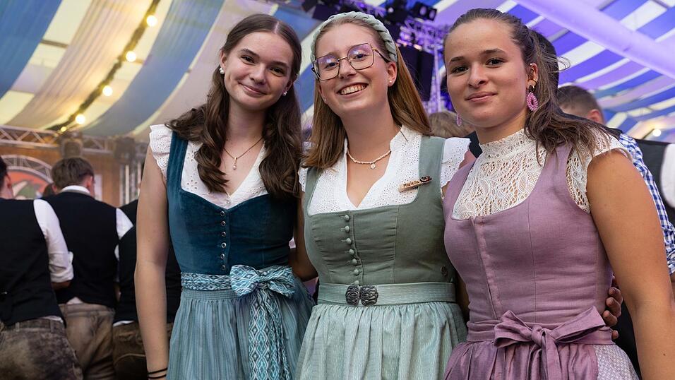 Die Partybilder vom Dienstag, 11. August, aus dem Festzelt Wenisch. Die Partybilder vom Dienstag, 11. August, aus dem Festzelt Wenisch.