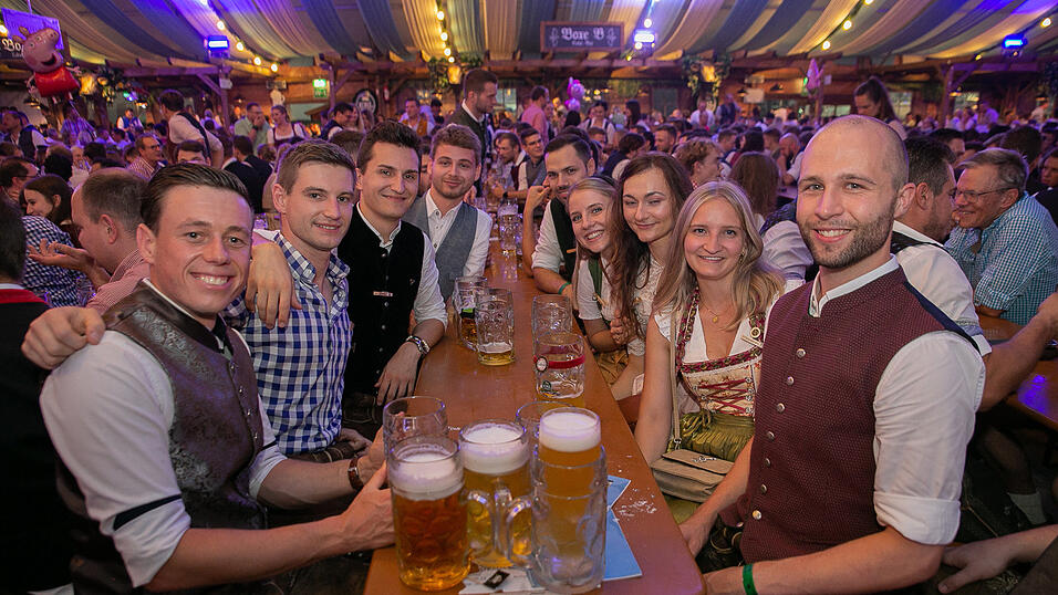 Die Partybilder von Freitag, 19. August 2022, aus dem Festzelt Wenisch.