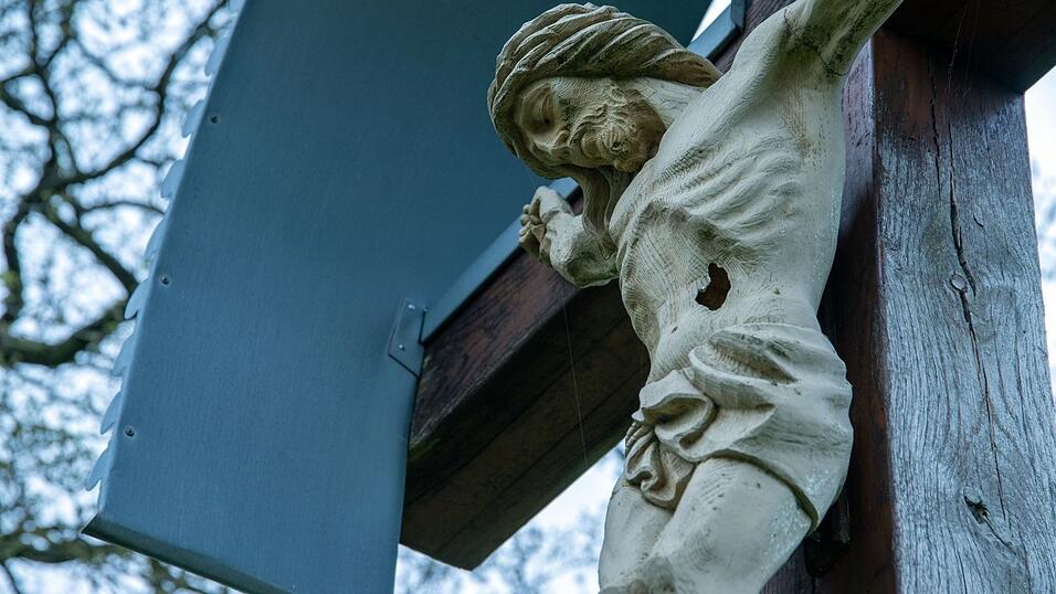 Am Karfreitag erinnern Christinnen und Christen an den Tod Jesu. (Symbolbild) Am Karfreitag erinnern Christinnen und Christen an den Tod Jesu. (Symbolbild)