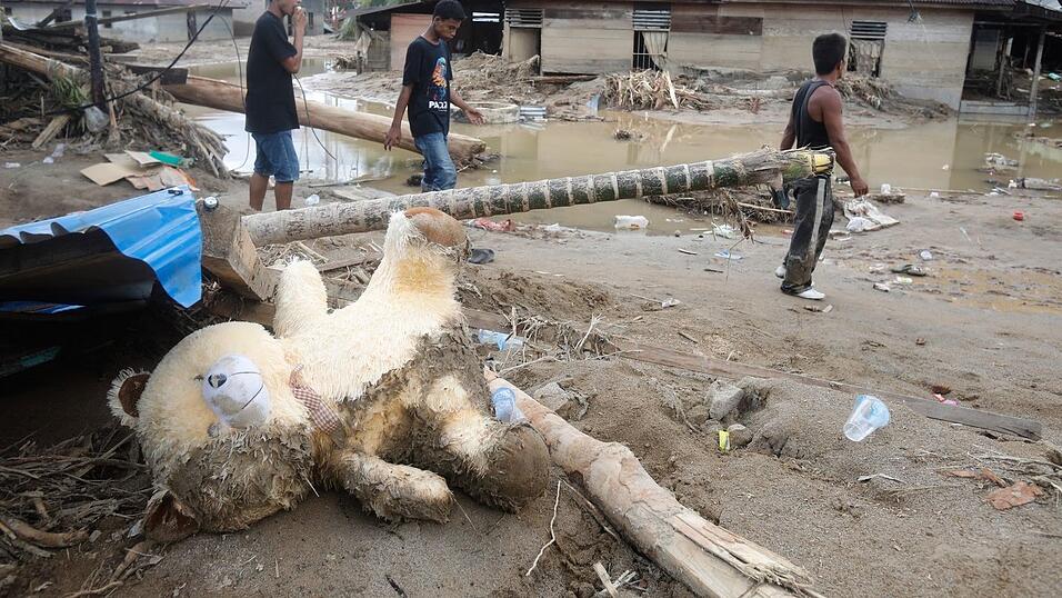 Erst langsam wird das ganze Ausmaß des Desasters klar.
